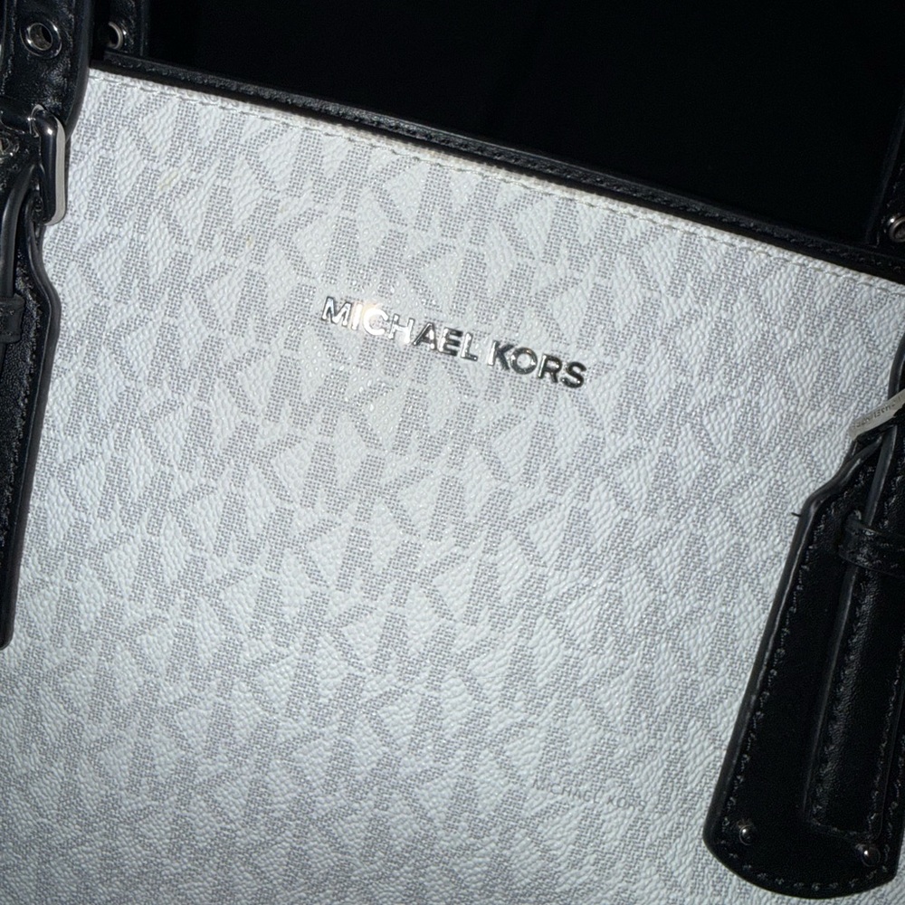 Michael Kors MK Signature Vanilla & Black Tote Bag Shoulder Purse - Picture 3 of 10
